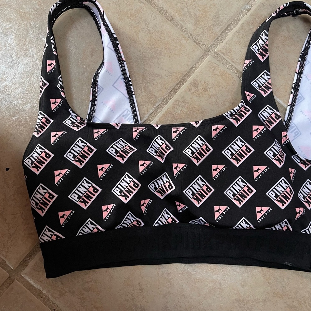 Juniors' PINK sports bra